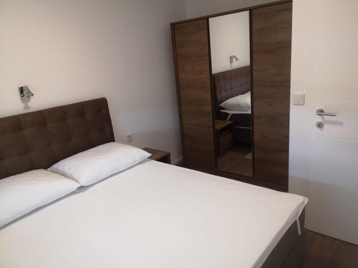 Navis Apartment Supetarska Draga Bagian luar foto