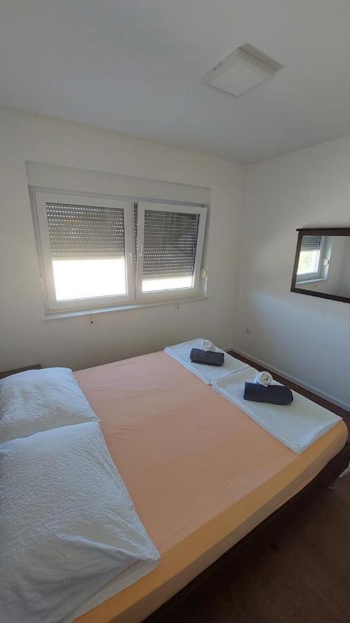 Navis Apartment Supetarska Draga Bagian luar foto