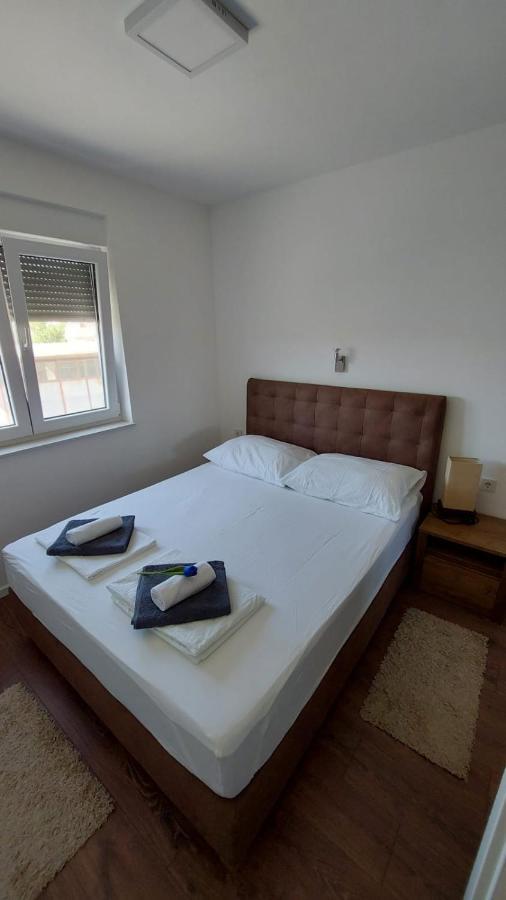 Navis Apartment Supetarska Draga Bagian luar foto