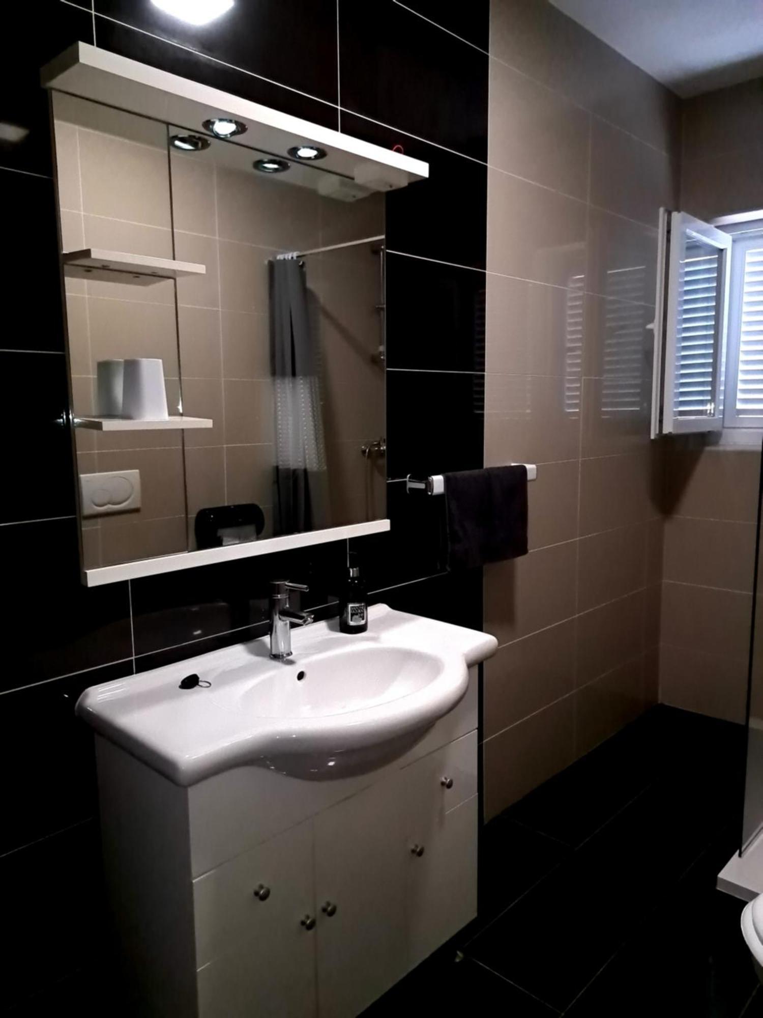 Navis Apartment Supetarska Draga Bagian luar foto